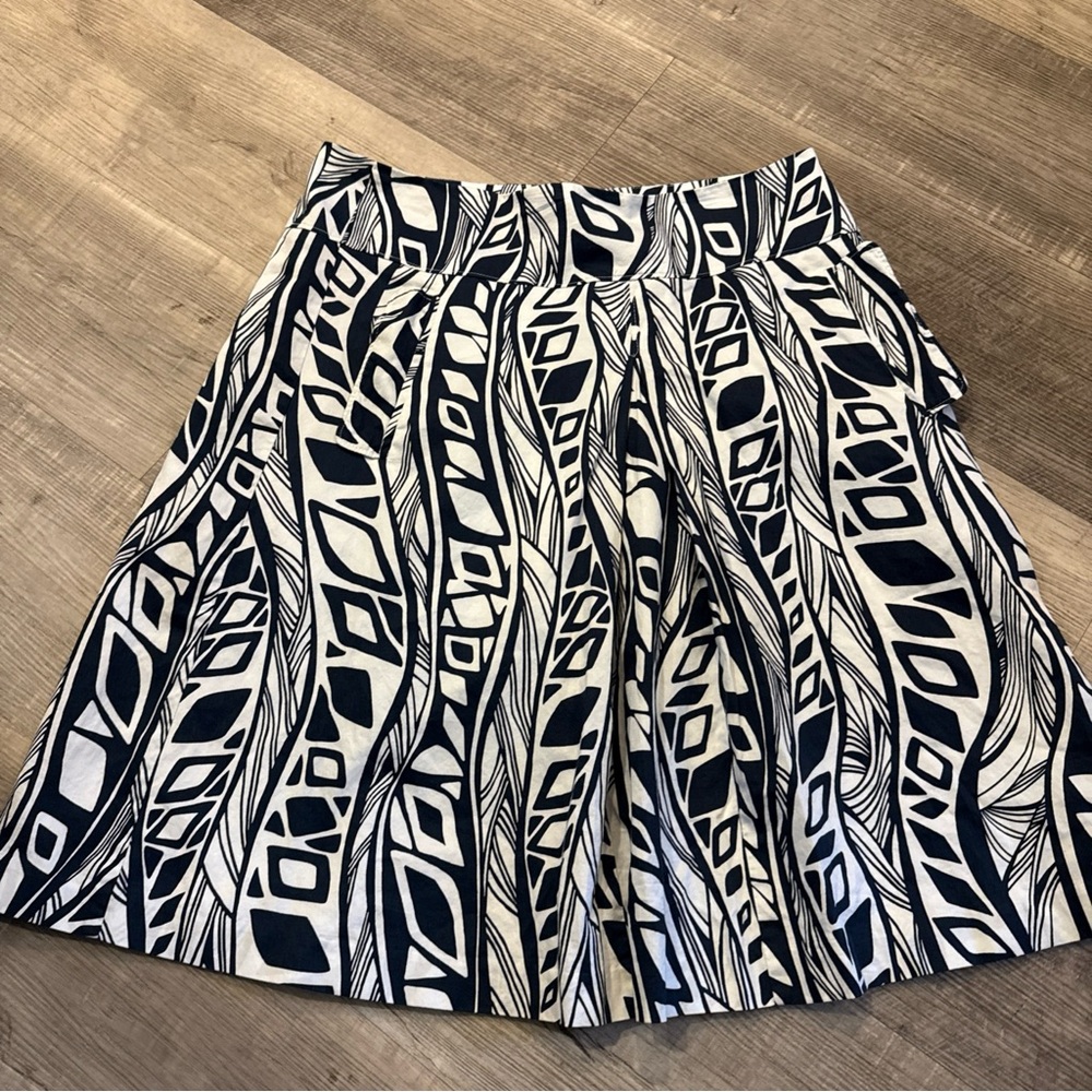 Ann‎ Taylor Black and White A-Line Skirt
